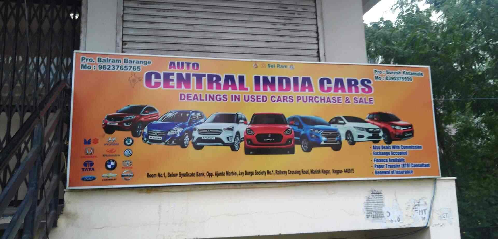German Car Maker Audi Has Open A New Showroom In Nagpur Car Showroom Interior Car Showroom Showroom Interior Design