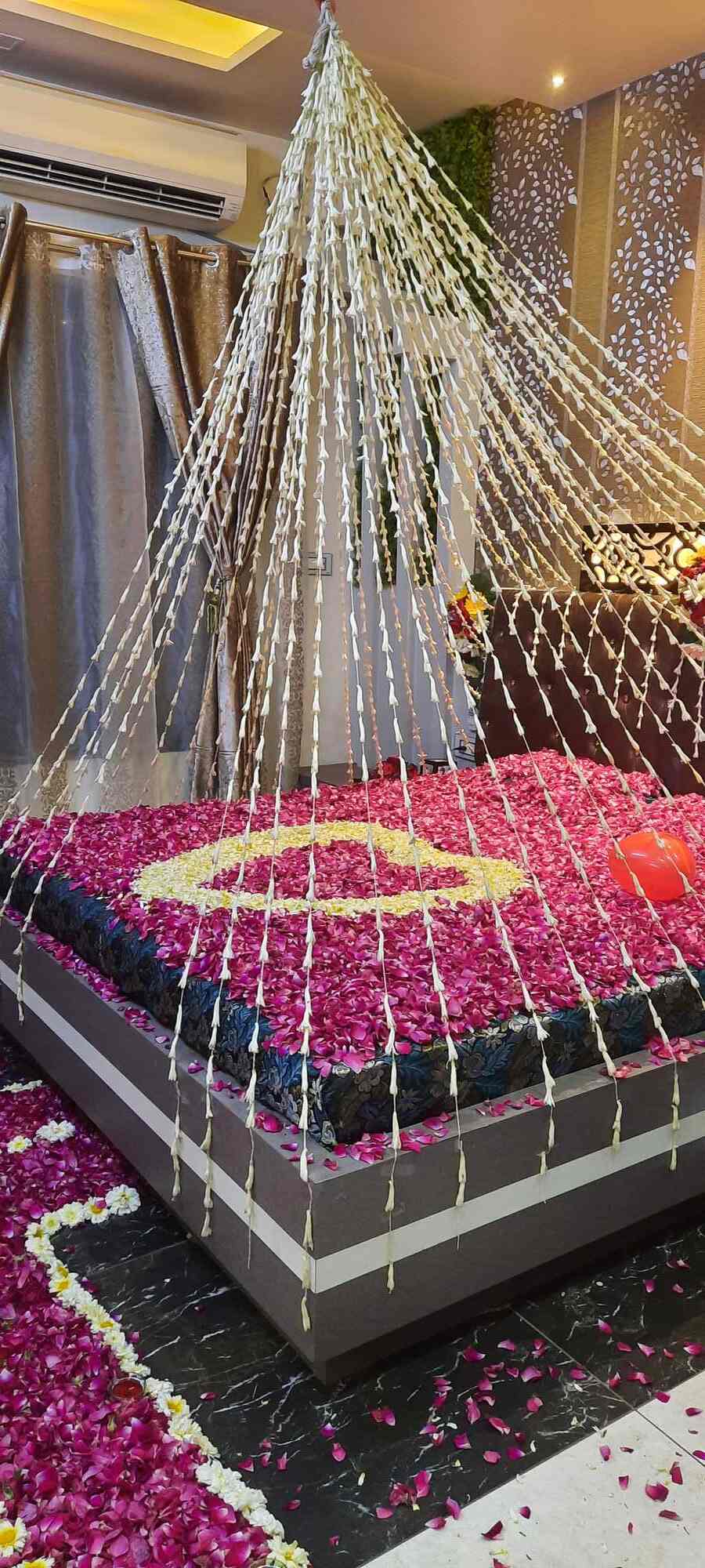 Update 63+ golden night room decoration latest seven.edu.vn