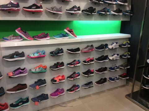 nike showroom in noida sector 18