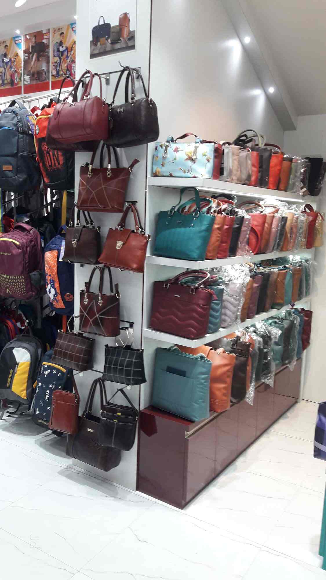Aggregate more than 59 karama market dubai fake bags super hot