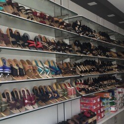 pg plaza shoe stores