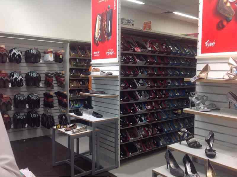 payless shoe store around me