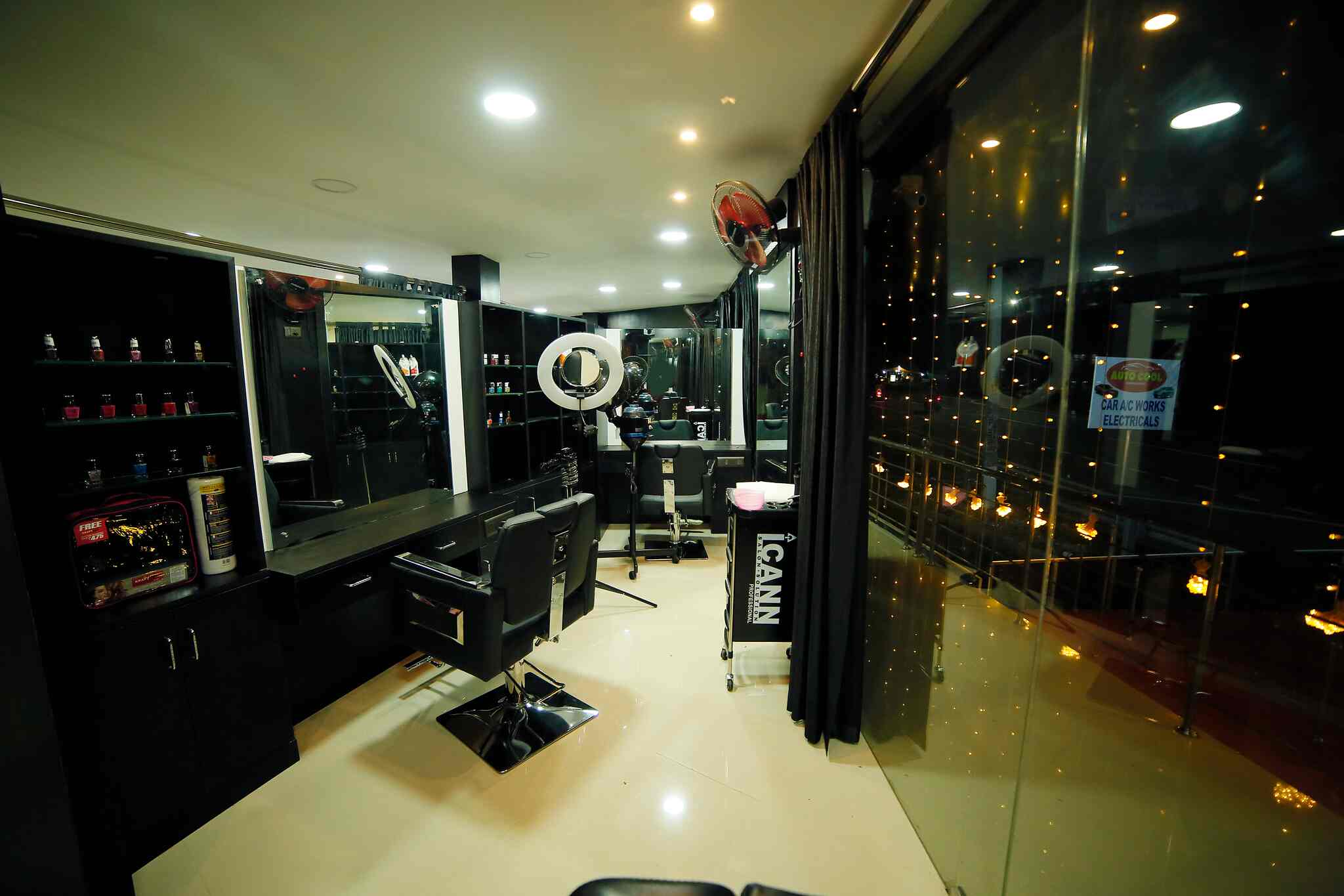 Makeup Studio La Mugeek Vidalondon