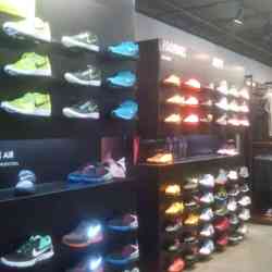 Nike China transports runners into a video game