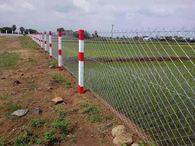 Fencing contractors near me discount