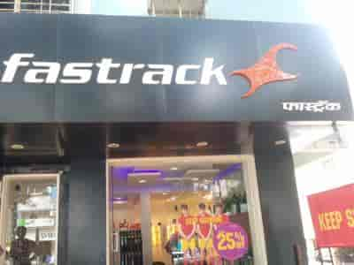 Fast track discount showrooms near me