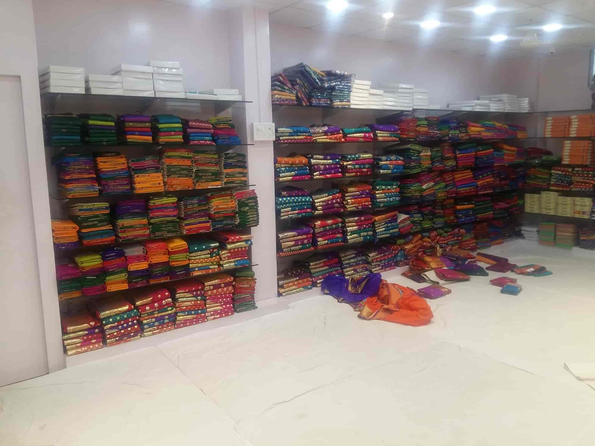 Top more than 115 fursungi wholesale saree market latest noithatsi.vn