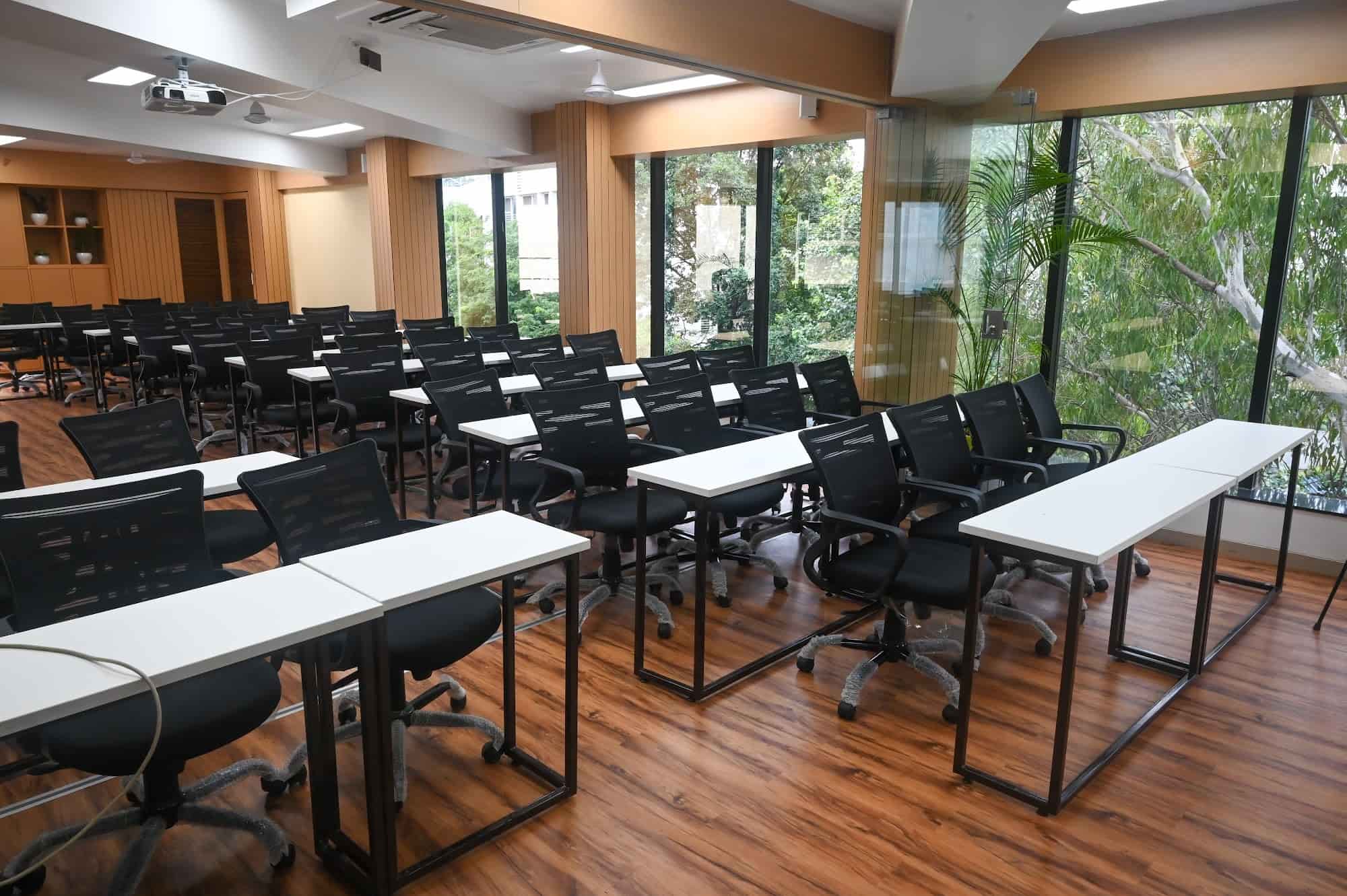 Fintree in Bhosale Nagar-Ganeshkhind,Pune - Best Tutorials near me in Pune  - Justdial