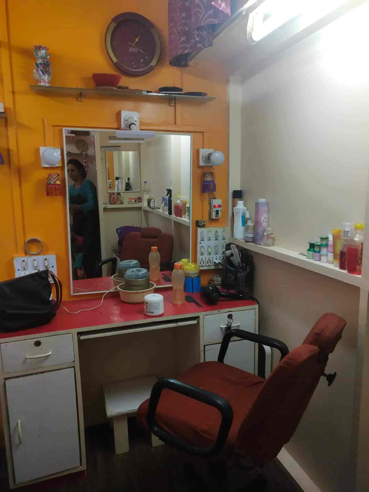 Details more than 133 beauty parlour decoration photos seven.edu.vn