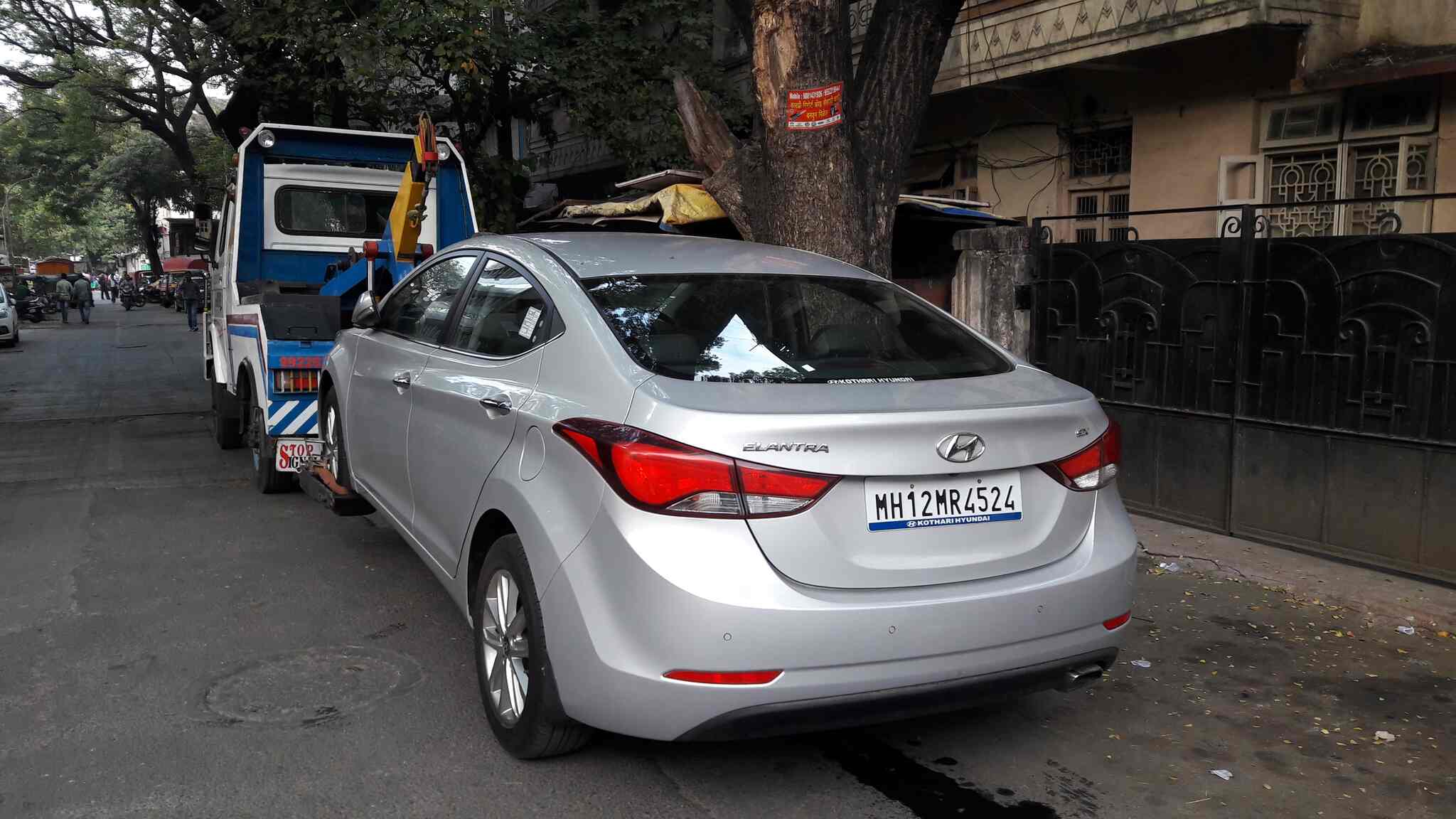Hyundai Elantra: Towing service Hyundai Elantra: Towing service