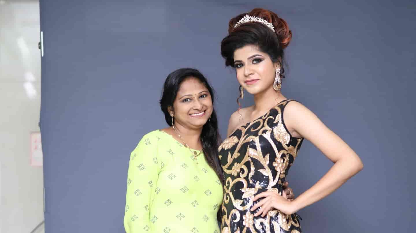 Makeup Artist Institute In Pune Saubhaya Makeup
