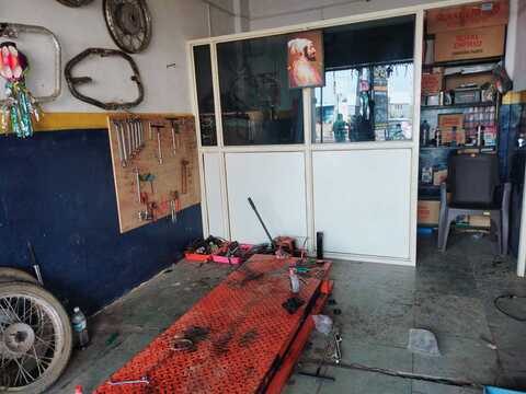 bullet showroom patparganj