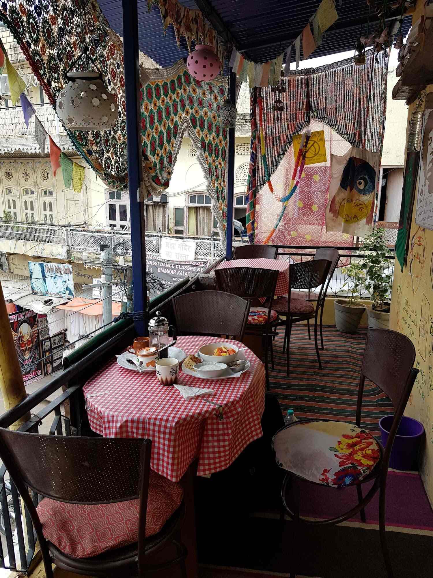 廃盤　Cafe Buddha The Cream of Lounge Cuisi the-buddha-cafe-darjeeling-