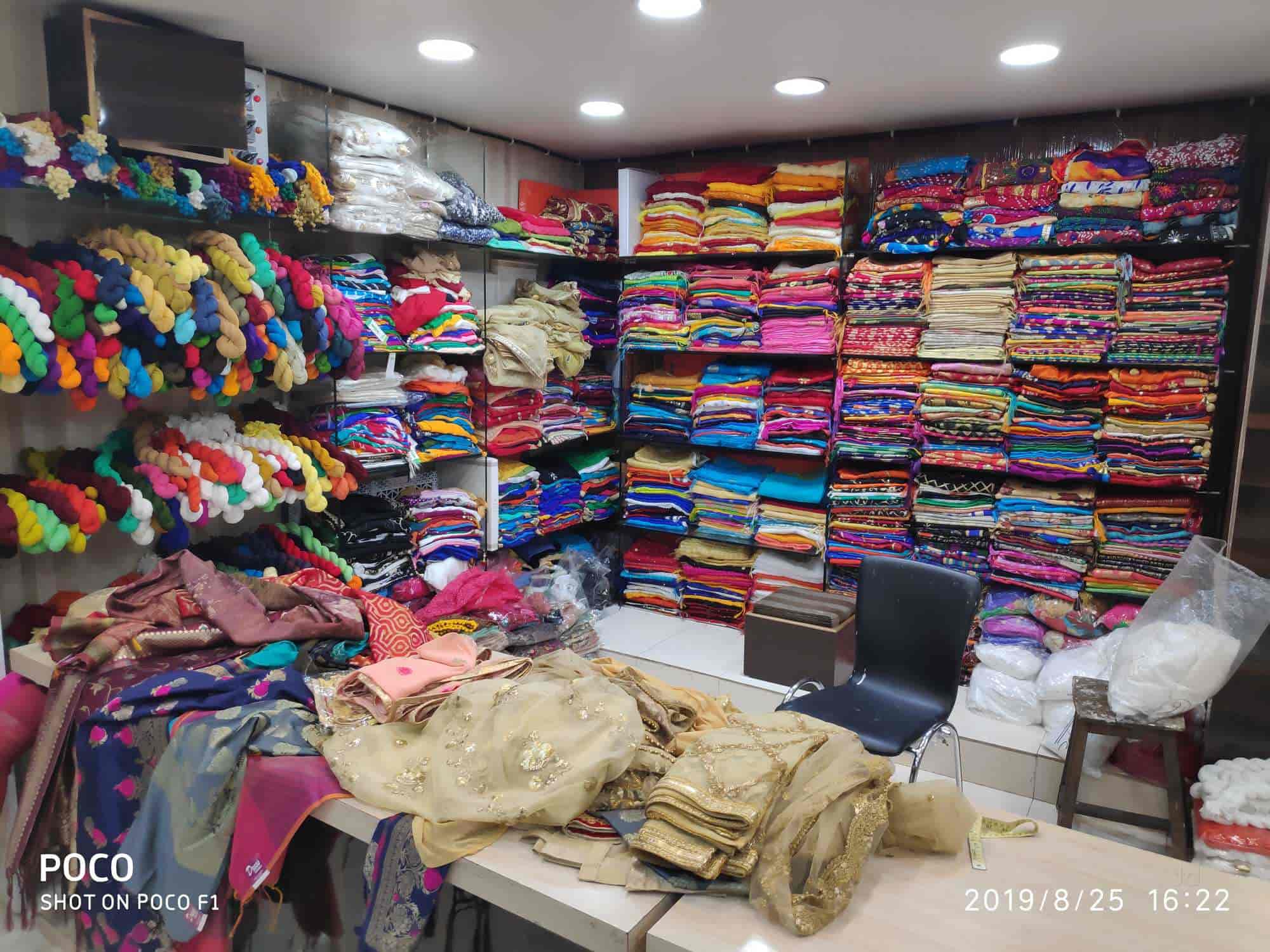 Aggregate more than 137 raipur lehenga market super hot kenmei.edu.vn