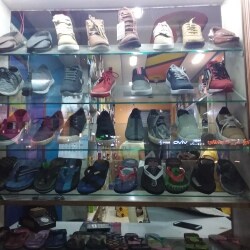 nearest big 5 shoe store