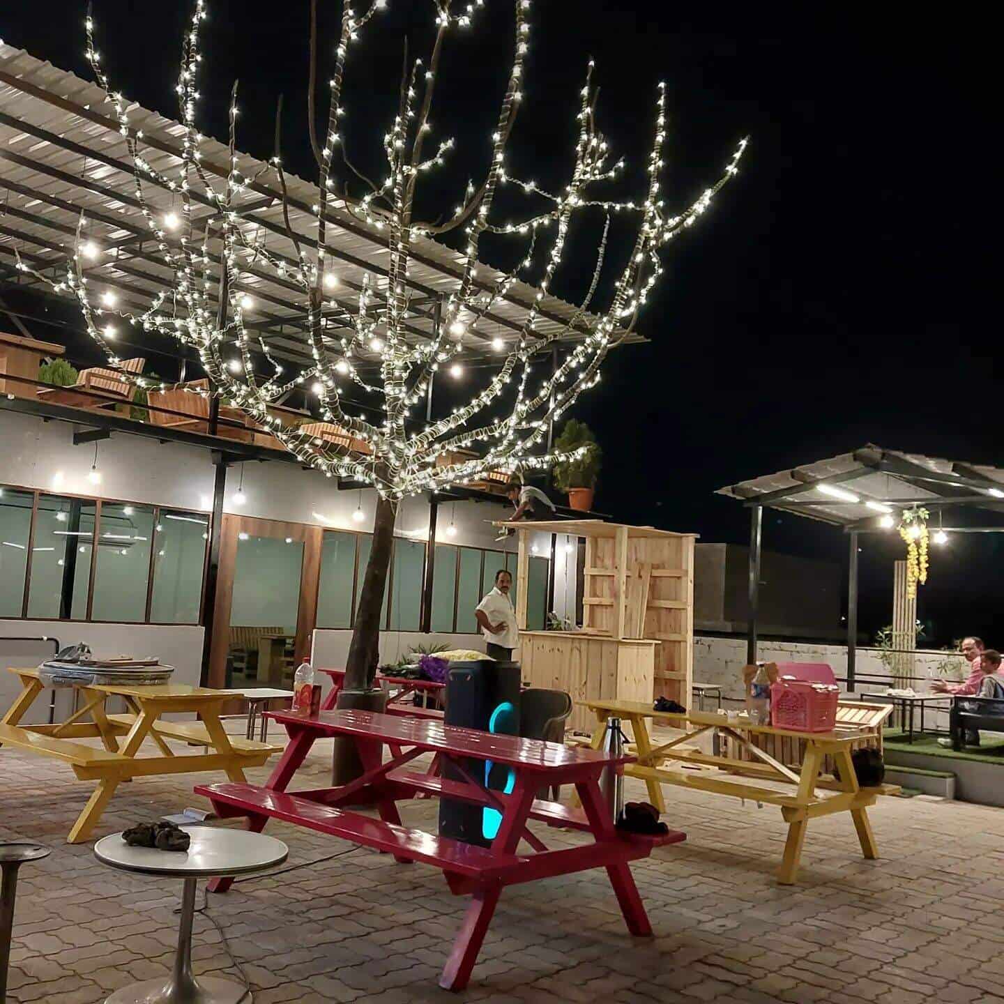 Black Moon Cafe & Restro in 150 Feet Ring Road,Rajkot - Order Food Online -  Best Coffee Shops near me in Rajkot - Justdial