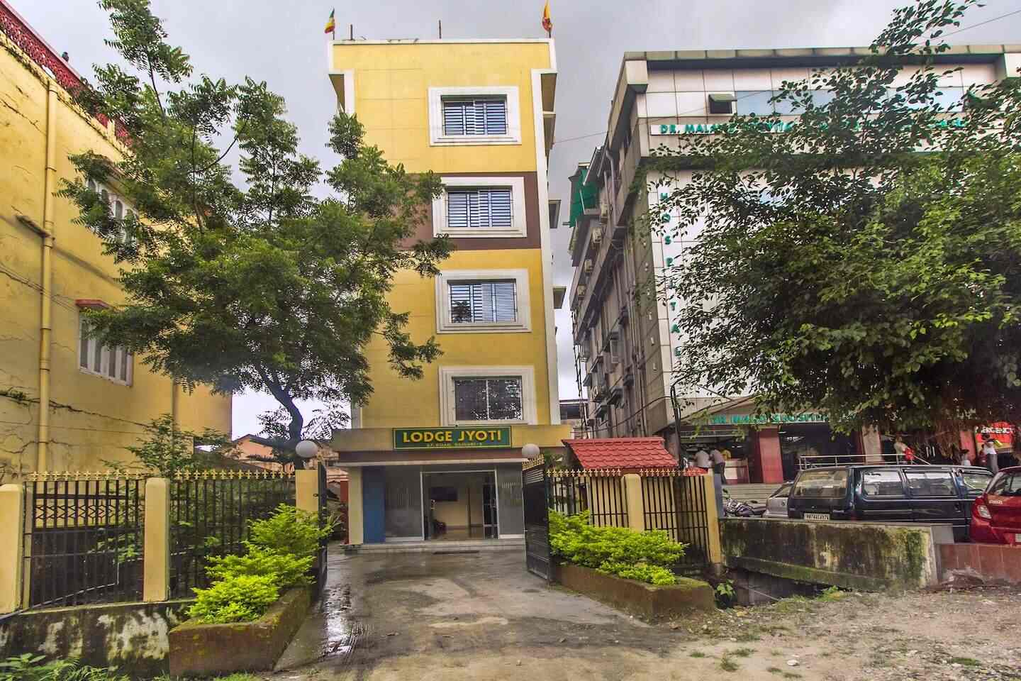 Oyo 15788 Lodge Jyoti Photos Station Feeder Road Siliguri