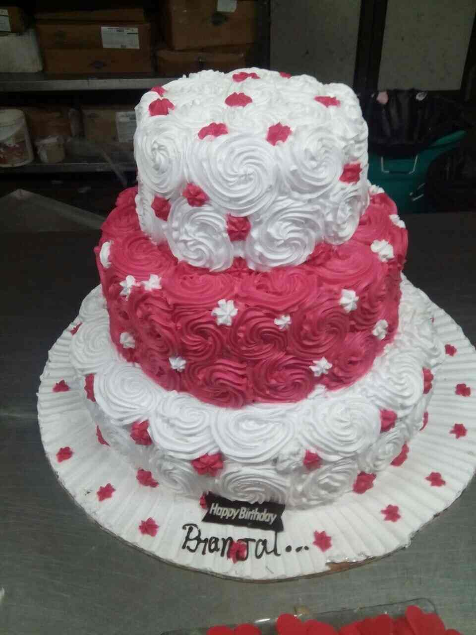 Birthday Cake With Name Vandana The Cake Boutique