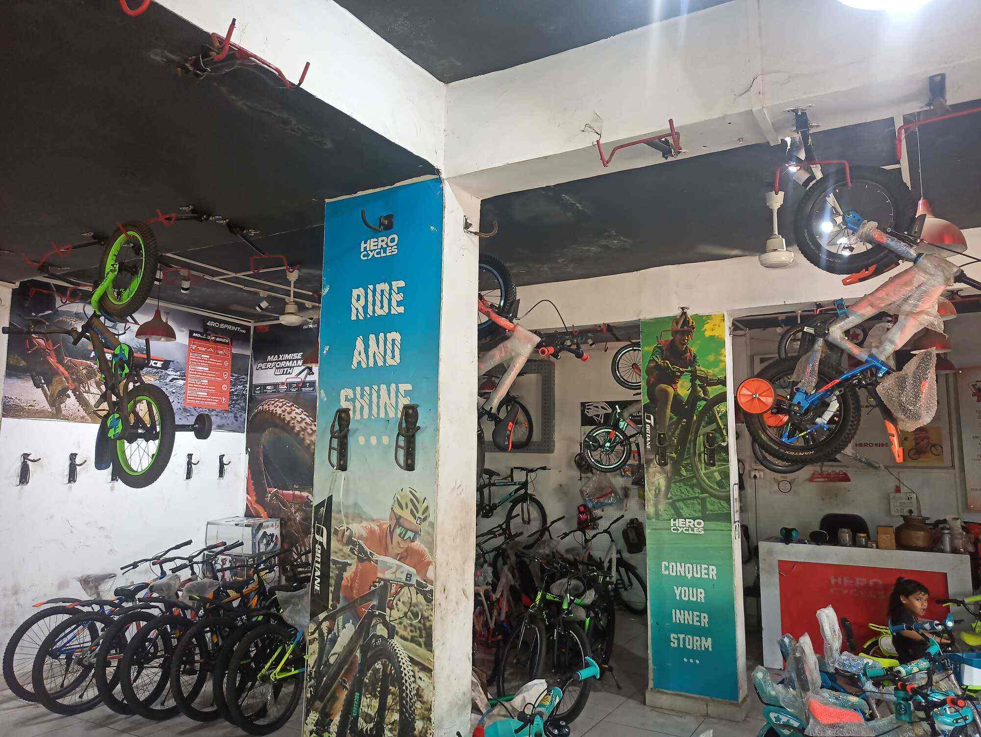 Nearest hero best sale cycle showroom