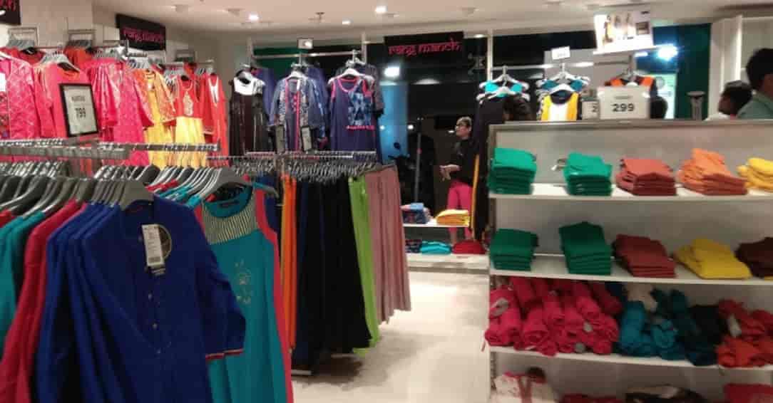 Qizlar katta xorozlar bilan yigitlarni sikishadi