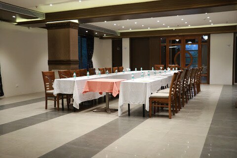 Shelke S Vintage Inn Kolshet Thane West Banquet Halls In Thane Mumbai Justdial Vintage garden resort'ta çocuk oyun alanı vardır. vintage inn kolshet thane west