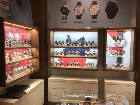 nearest fossil watch shop