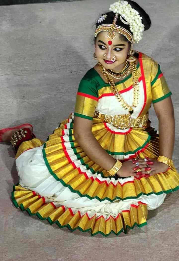 Share more than 111 kerala dance dress latest jtcvietnam.edu.vn