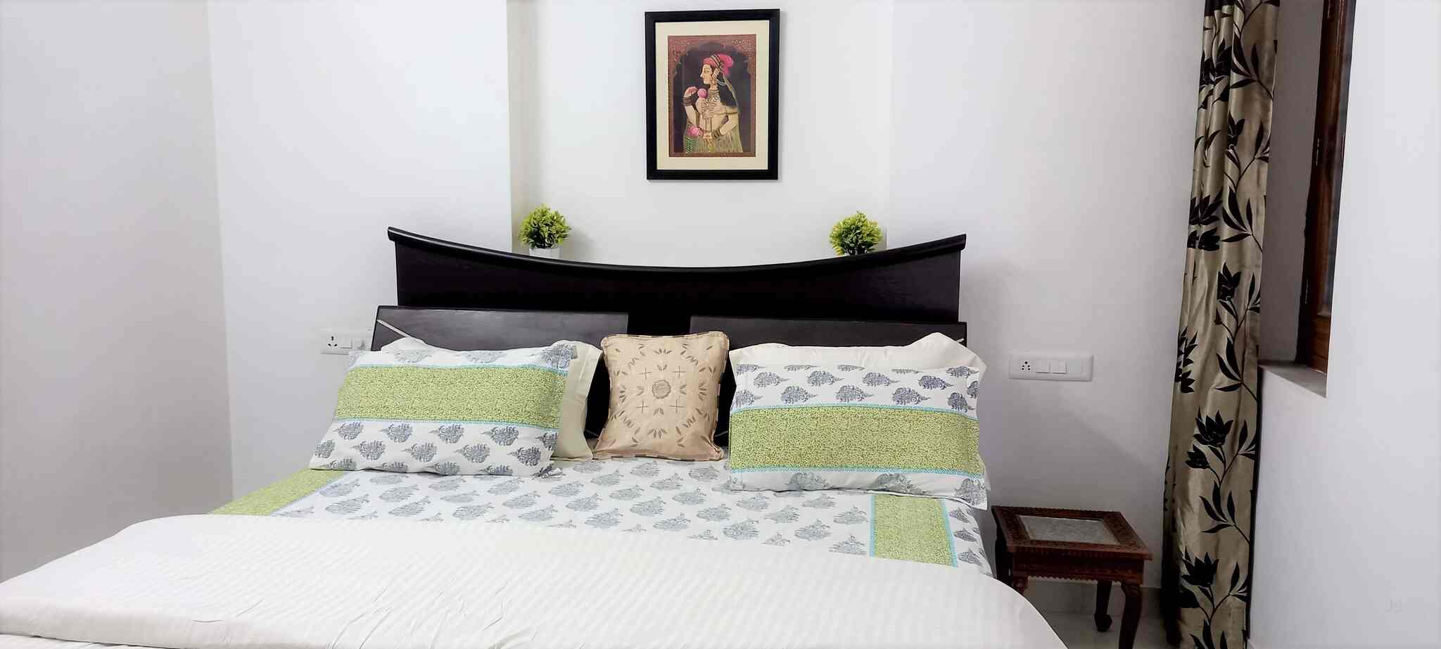 Book Rajpura House in Hiran Magri,Udaipurrajasthan Best Home Stay in