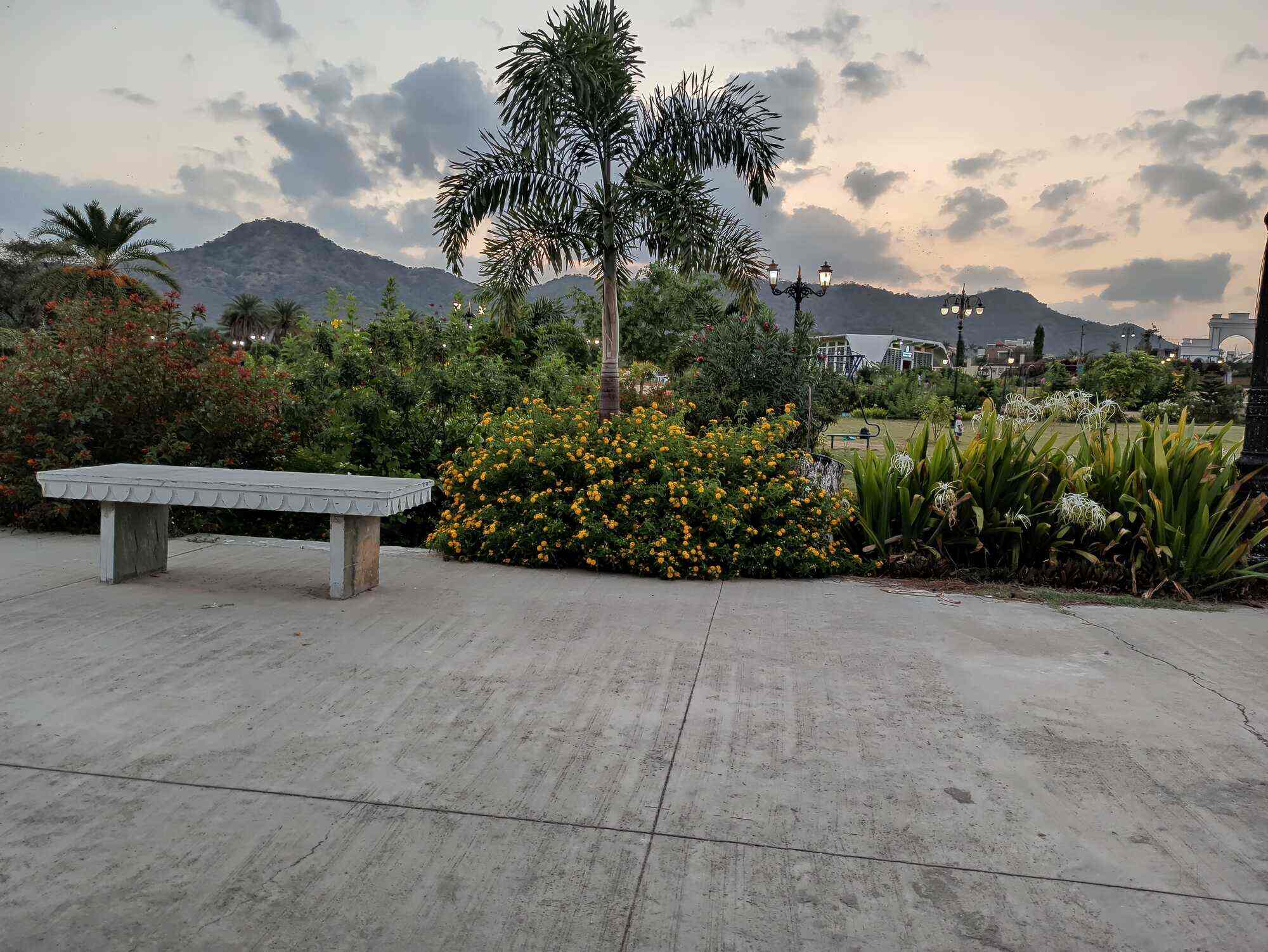 Details more than 132 bahubali car decor udaipur latest seven.edu.vn