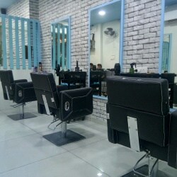 Mirror Hair Beauty Race Course Road Beauty Parlours In Vadodara Justdial