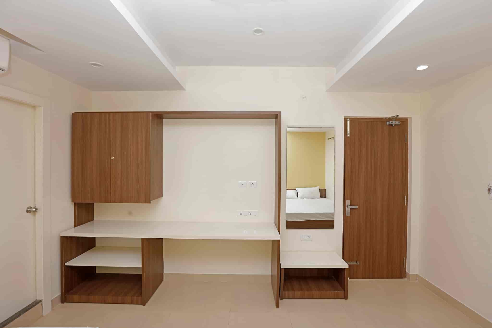 Knotty Pine Pvt Ltd Gandhi Nagar East Interior Decorators In