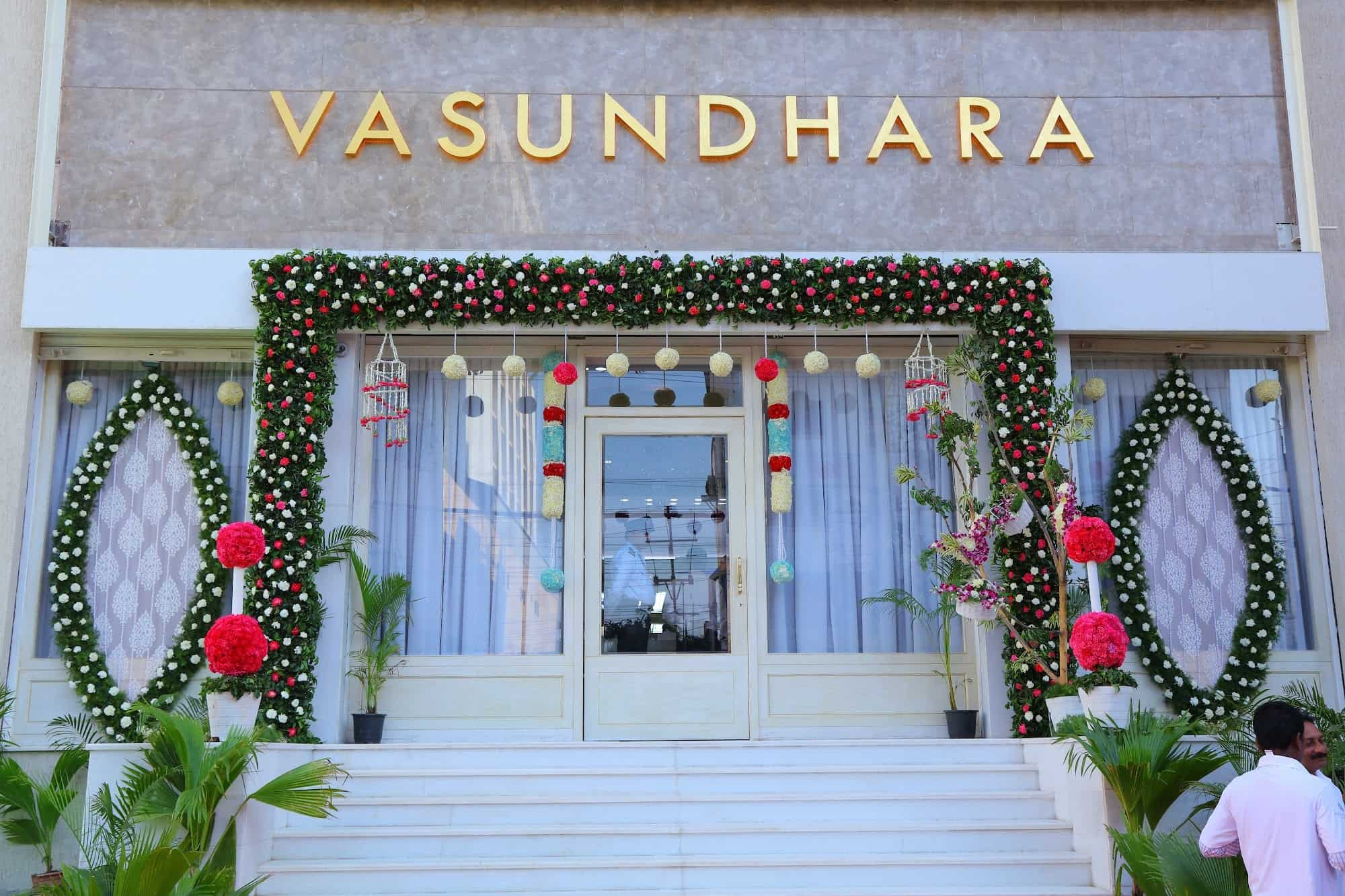 Vasundhara diamond roof private on sale limited