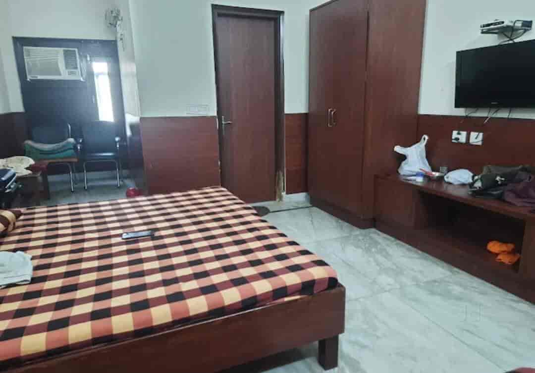Dormitory - Shri Shiv Krishna Dham Vrindavan