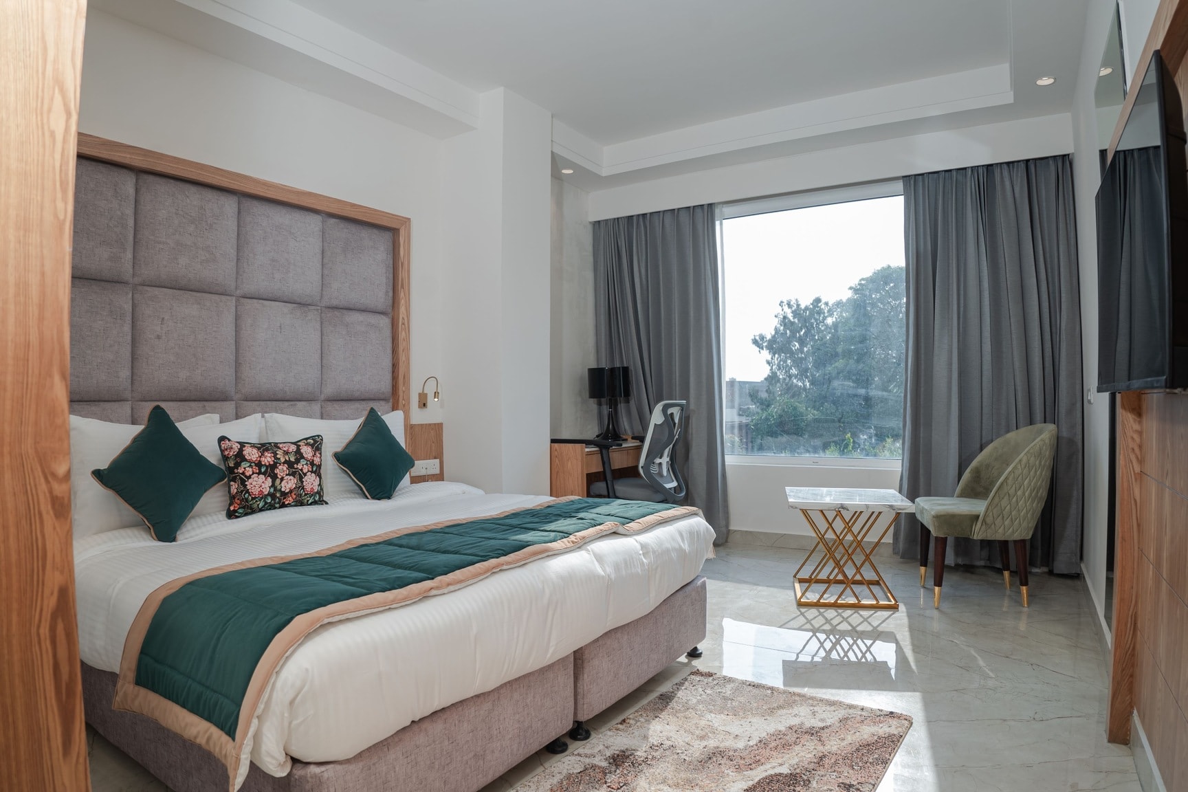 Book Quality Inn Elite in Liberty Market,Amritsar - Hotels near me in  Amritsar - Justdial