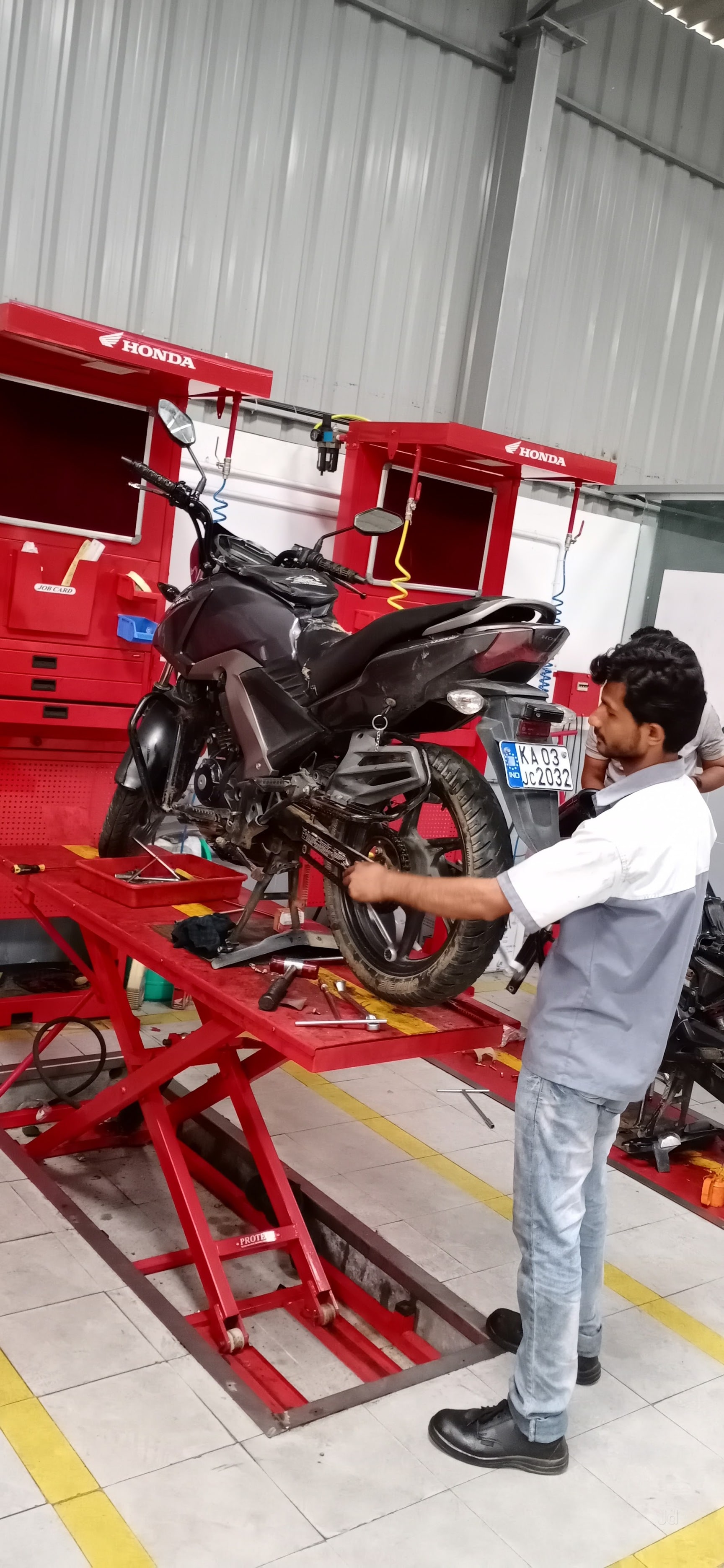 Wheeler Workshop Repair Shop Bike Bangalore Honda Wheeler Service