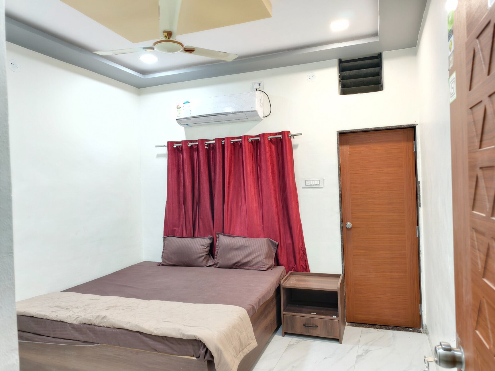 4 Bed AC room