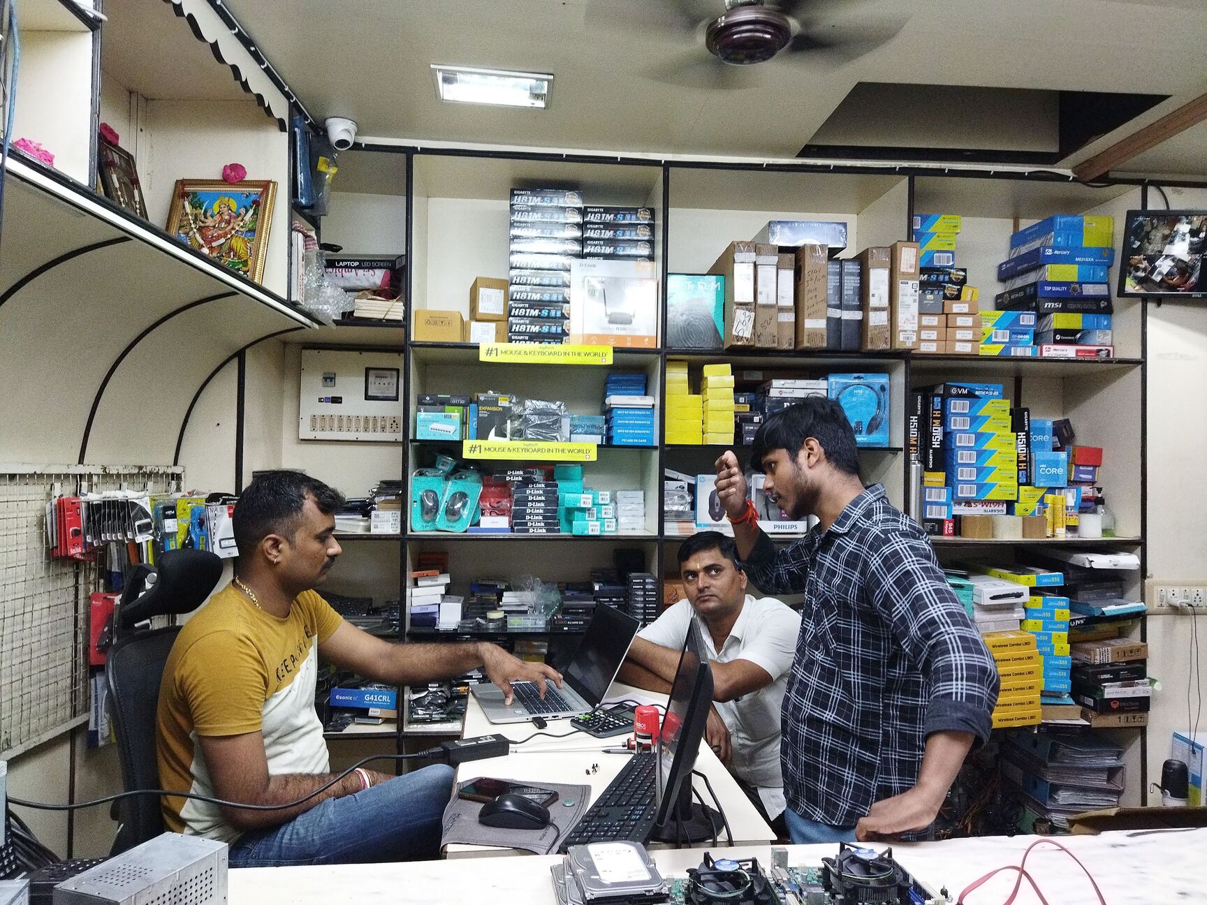 Roshan It Store in Mount Road,Chennai - Best Computer Dealers near