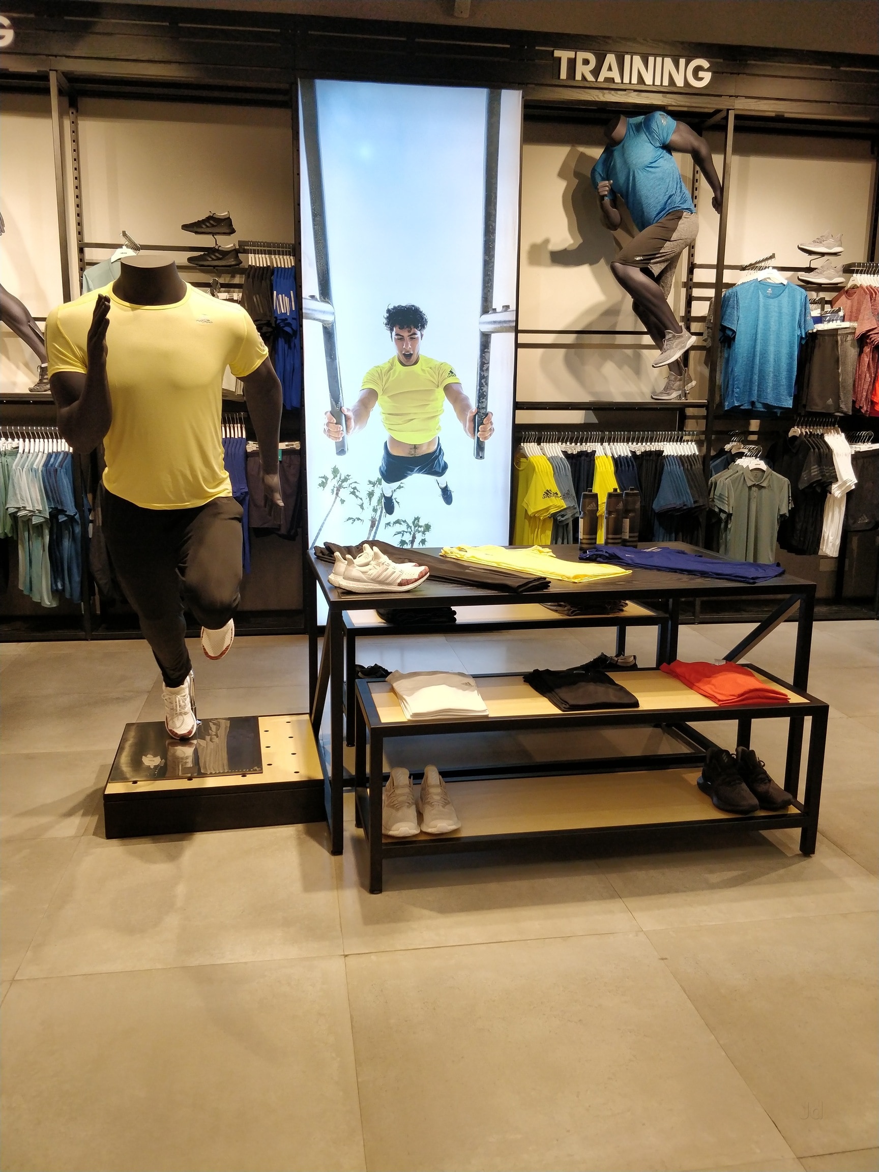adidas phoenix mall