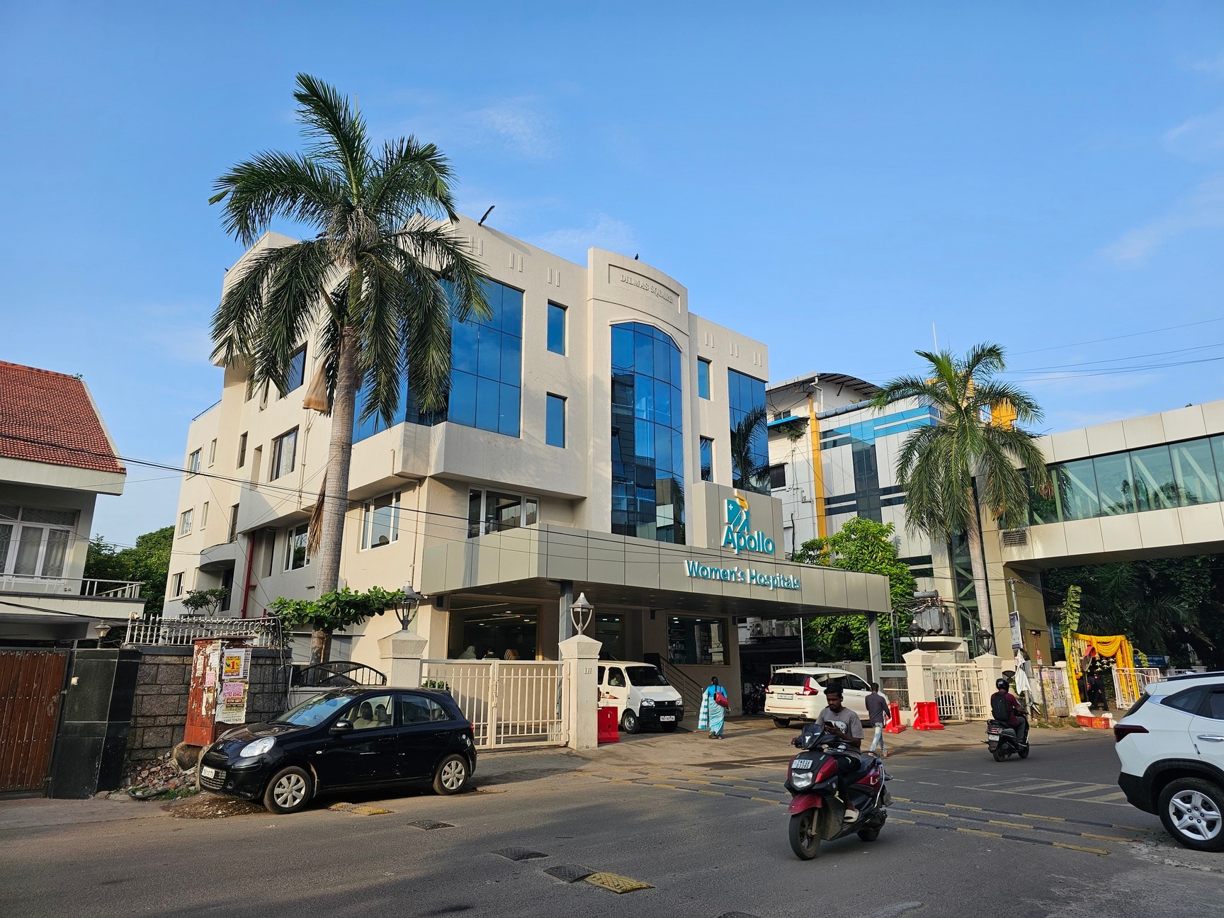 Apollo Cradle and Apollo Women’s Hospital Apollo Cradle and Apollo Women’s Hospital