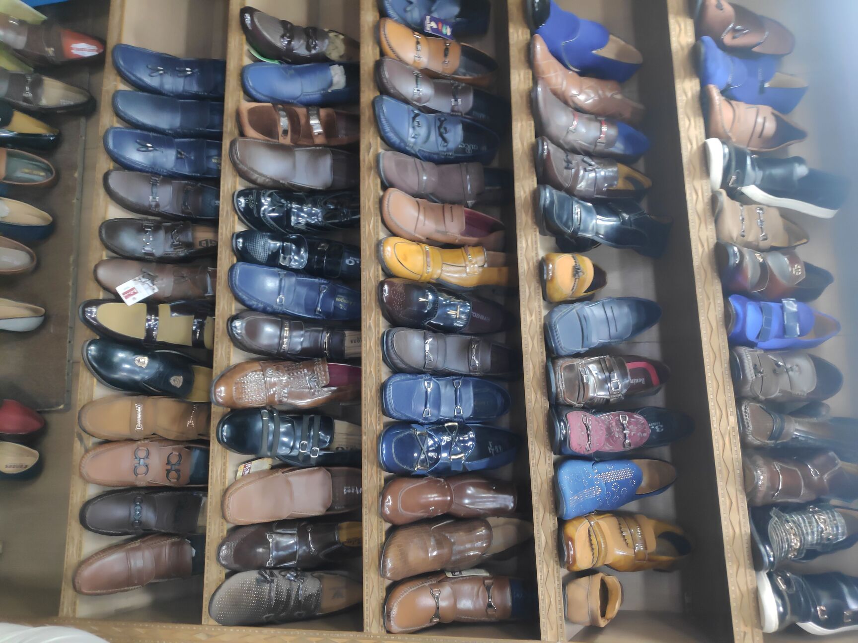 nike factory outlet in tilak nagar