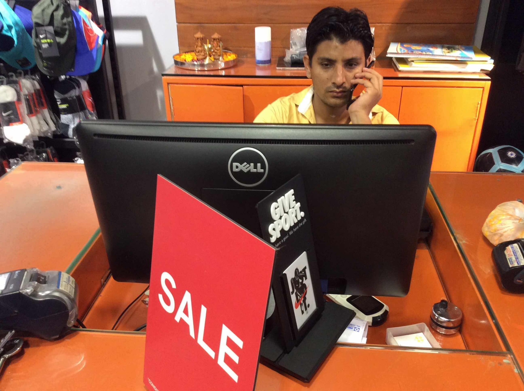 nike showroom in rohini