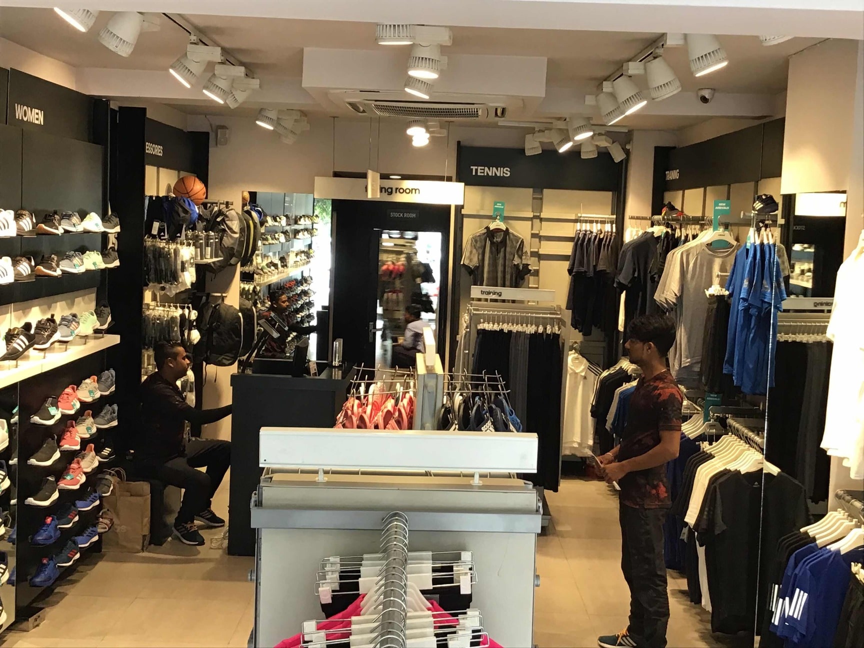 adidas showroom in lajpat nagar