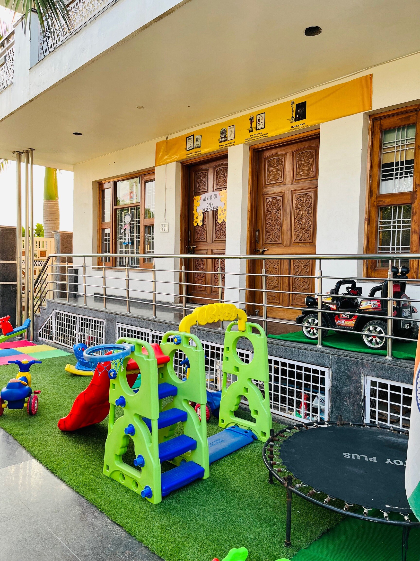 Dream's way Play school