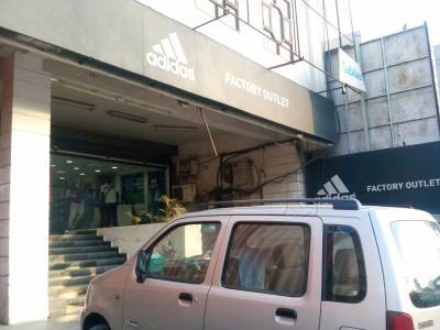 adidas factory outlet moti nagar