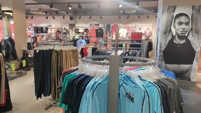 sector 14 nike factory outlet