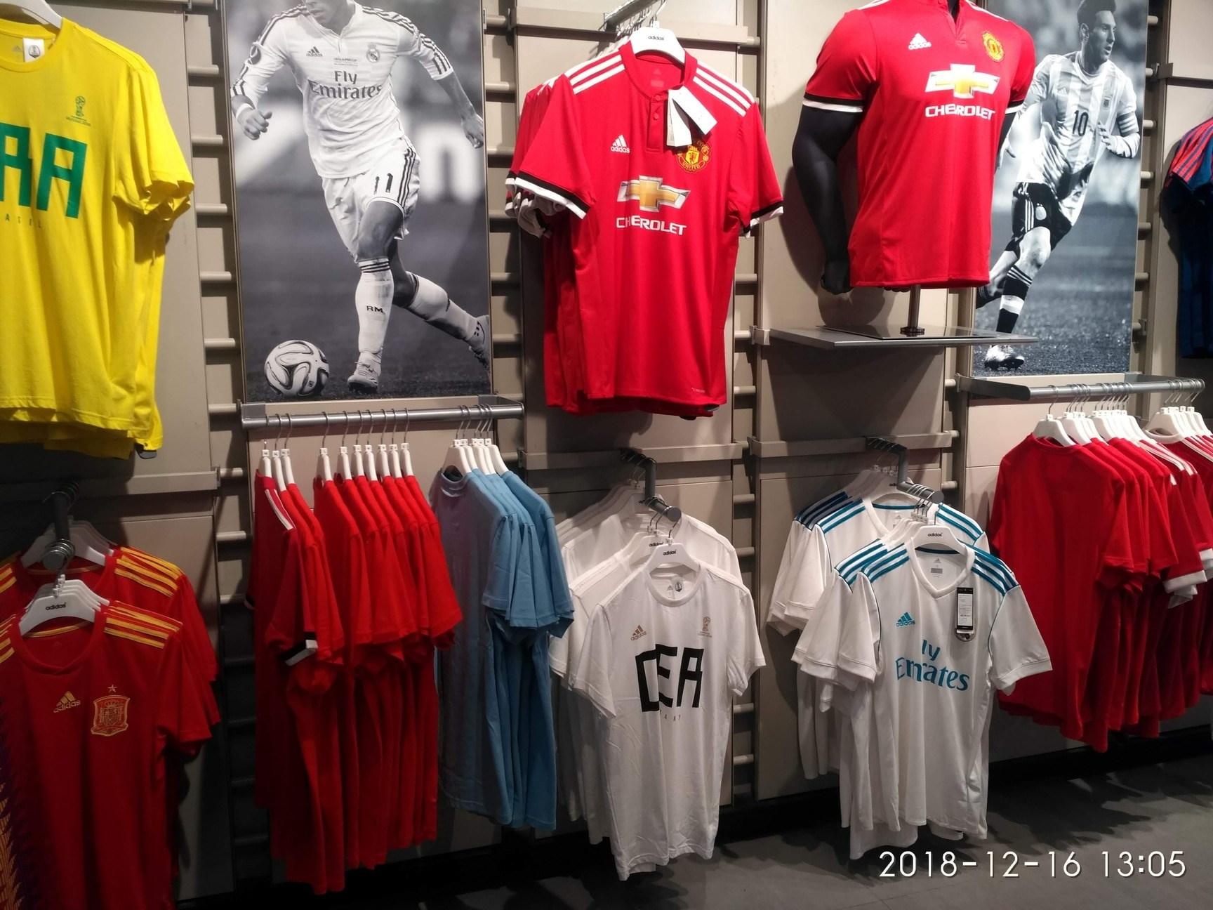 adidas factory outlet akshardham