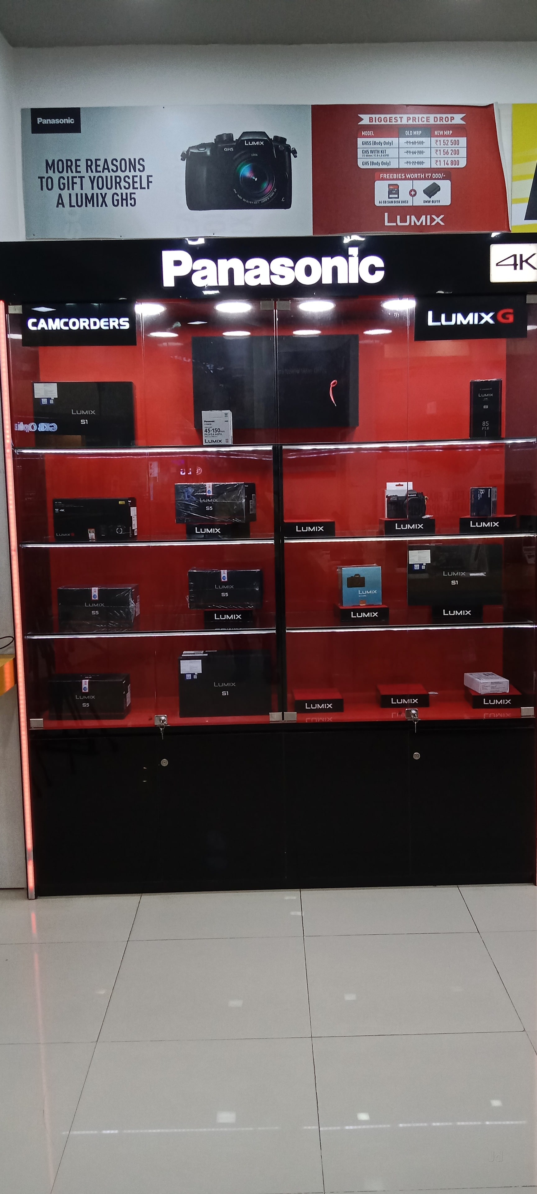 The Camera Boutique in Noida Sector 18,Noida - Best Fujifilm