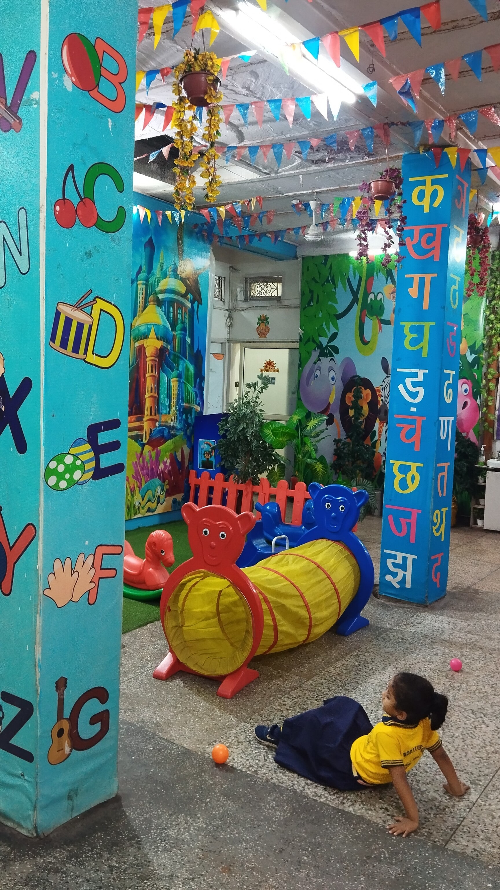 Glowing Roots Play School