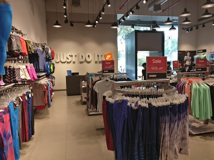 nike connaught place