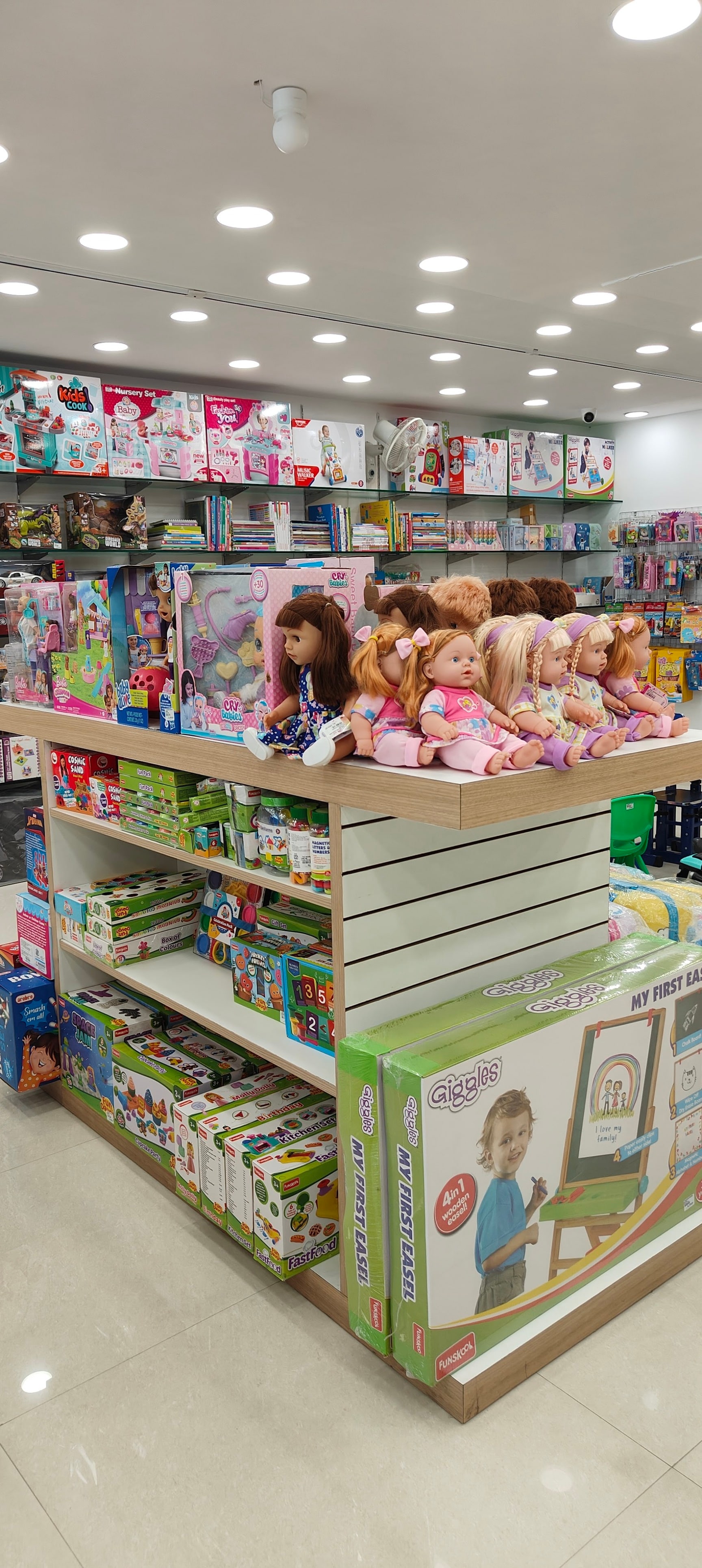 The Moms Darling Baby Shop in Kapil Vihar-Pitampura,Delhi